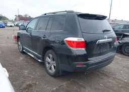2011 TOYOTA HIGHLANDER SE