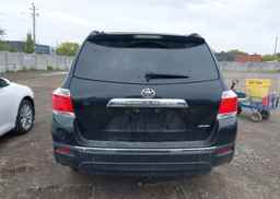 2011 TOYOTA HIGHLANDER SE