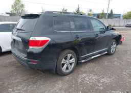2011 TOYOTA HIGHLANDER SE