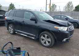 2011 TOYOTA HIGHLANDER SE