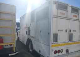 1996 FORD F700