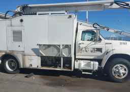 1996 FORD F700