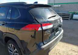 2025 TOYOTA COROLLA CROSS LE