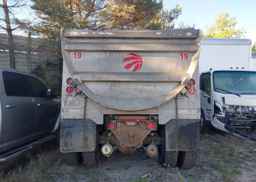 2005 PETERBILT 378