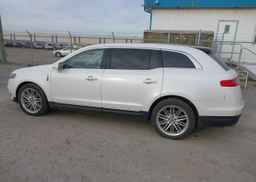 2014 LINCOLN MKT