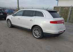 2014 LINCOLN MKT