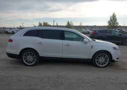 2014 LINCOLN MKT