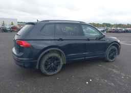 2022 VOLKSWAGEN TIGUAN SE R-LINE BLACK