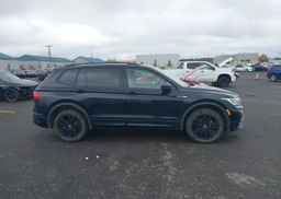 2022 VOLKSWAGEN TIGUAN SE R-LINE BLACK