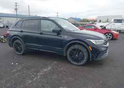 2022 VOLKSWAGEN TIGUAN SE R-LINE BLACK