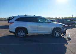 2014 TOYOTA highlander xle