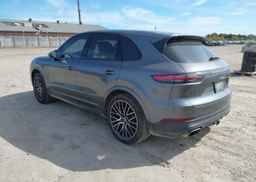 2019 PORSCHE CAYENNE
