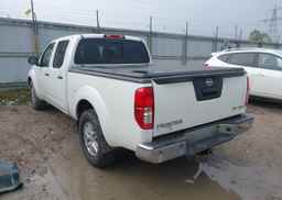 2017 NISSAN FRONTIER SL