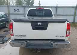 2017 NISSAN FRONTIER SL