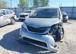 2012 TOYOTA SIENNA