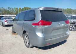 2012 TOYOTA SIENNA