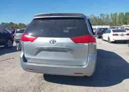 2012 TOYOTA SIENNA