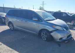 2012 TOYOTA SIENNA