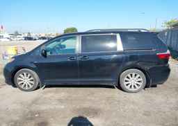 2017 TOYOTA SIENNA LE