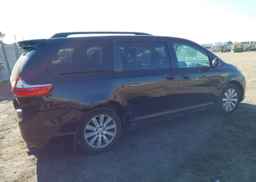 2017 TOYOTA SIENNA LE
