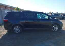 2017 TOYOTA SIENNA LE
