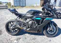 2024 YAMAHA YZF R1