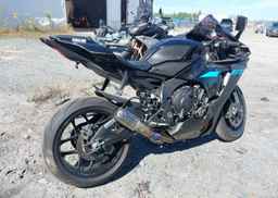 2024 YAMAHA YZF R1