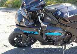 2024 YAMAHA YZF R1