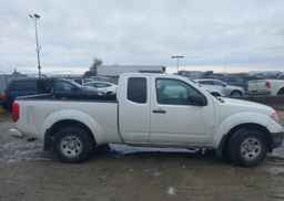2019 NISSAN Frontier s