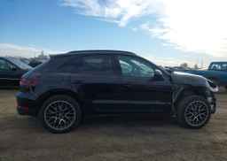 2018 PORSCHE MACAN SPORT EDITION
