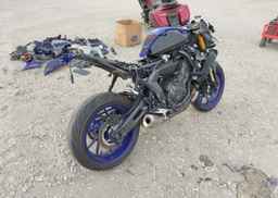 2025 YAMAHA YZFR7