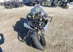 2022 APRILIA RSV4 1100