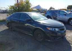 2014 TOYOTA CAMRY HYBRID SE
