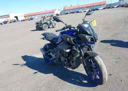 2018 YAMAHA MT-10