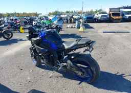 2018 YAMAHA MT-10