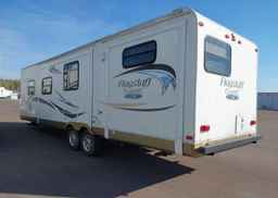 2011 FLAGSTAFF LITE 831 BHDS