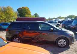 2017 KIA SEDONA LX
