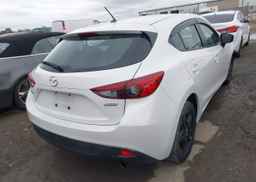 2015 MAZDA MAZDA3