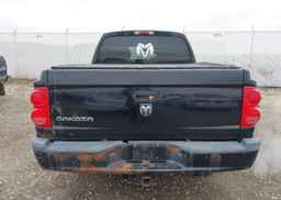 2006 DODGE DAKOTA QUAD