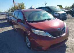 2012 TOYOTA SIENNA