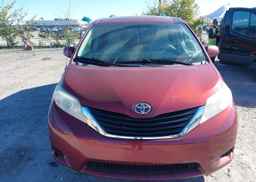2012 TOYOTA SIENNA