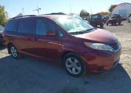2012 TOYOTA SIENNA