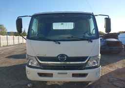 2016 HINO 195