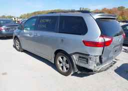 2015 TOYOTA SIENNA