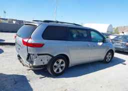 2015 TOYOTA SIENNA