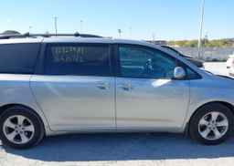 2015 TOYOTA SIENNA
