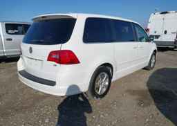 2010 VOLKSWAGEN ROUTAN SE
