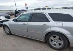 2005 DODGE MAGNUM