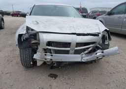 2005 DODGE MAGNUM