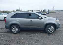 2011 KIA SORENTO LX